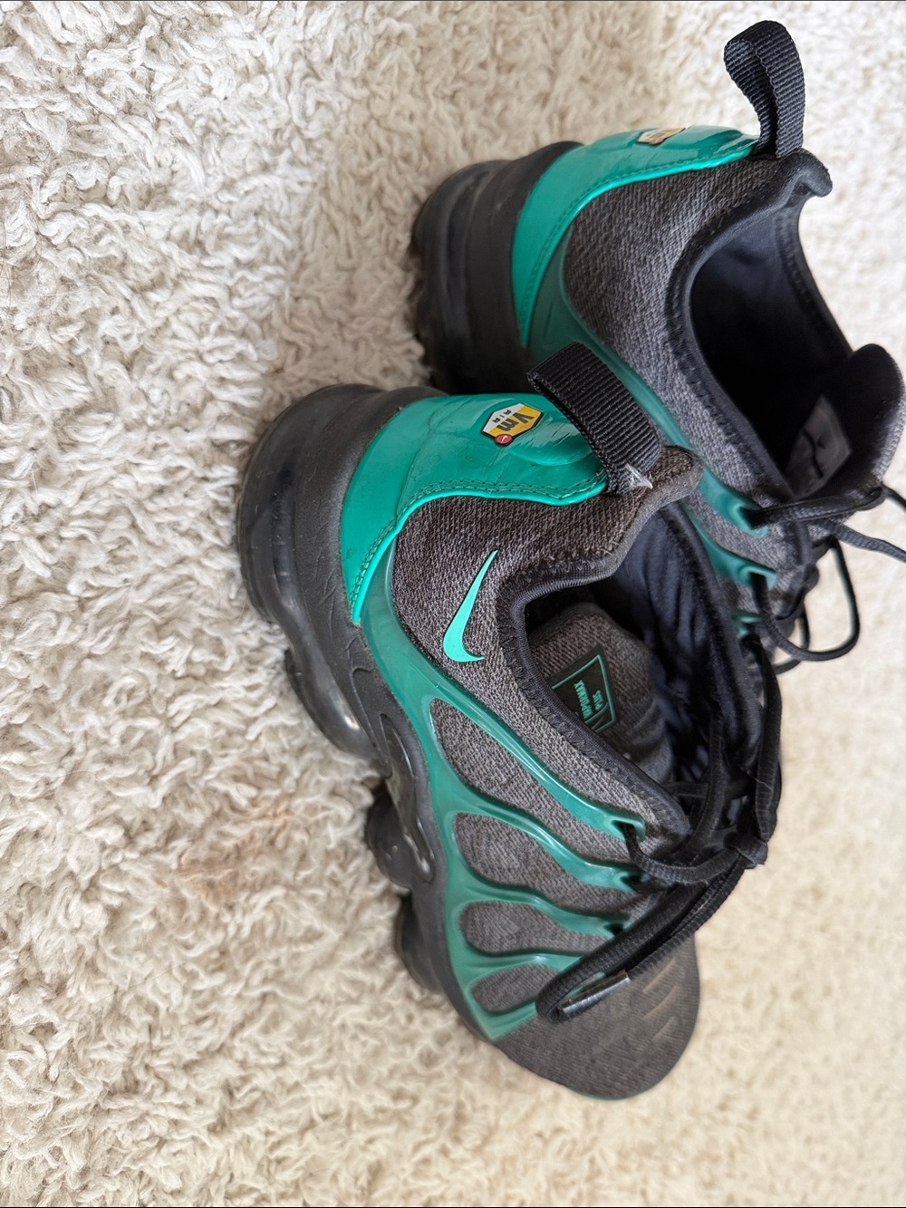 Nike Kids Teal and Black Athletic Sneakers